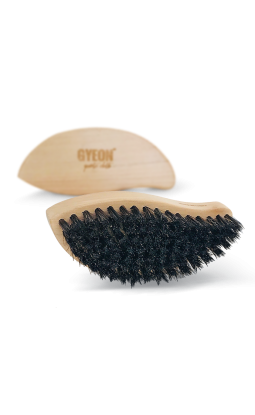 Gyeon Q2M LeatherBrush - szczoteczka do czyszczenia skóry - 1