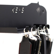 Poka Premium Equipment - wieszak na klucze w kształcie polerki z dodatkową półeczką - 3